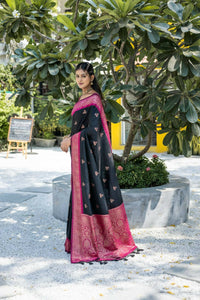 Thumbnail for Vishnu Weaves Women's Black Banarasi Silk Zari Woven Saree with Blouse - Distacart