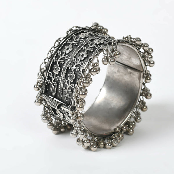 Mominos Fashion Joharkamal Oxidised Silver-Plated Ghungroo Handcraft Bracelet - Design 021 - Distacart