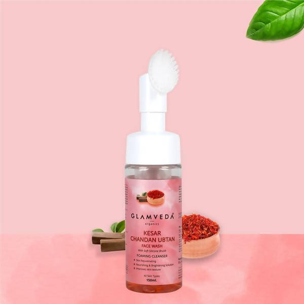 Glamveda Kesar Chandan Ubtan Foaming Face Wash With Soft Silicone Brush