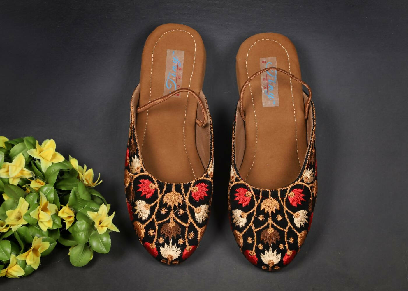 Tiny Bugs Girls Embroidered Strap Ethnic Mojaris - Black - Distacart