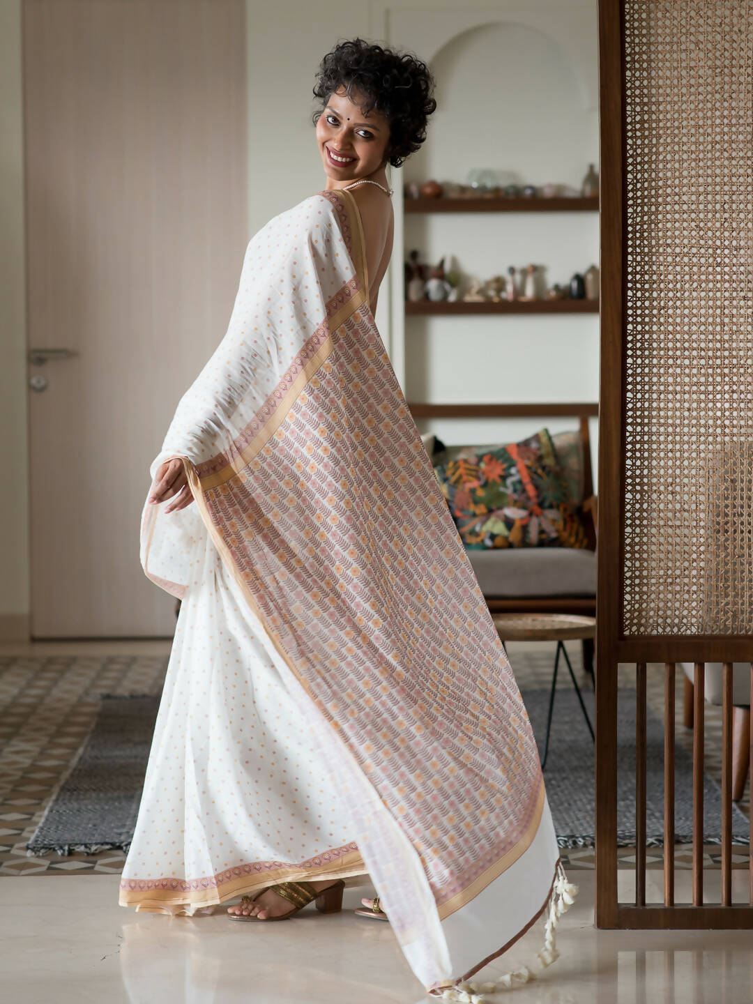 Suta White Woven Design Pure Cotton Saree - Distacart