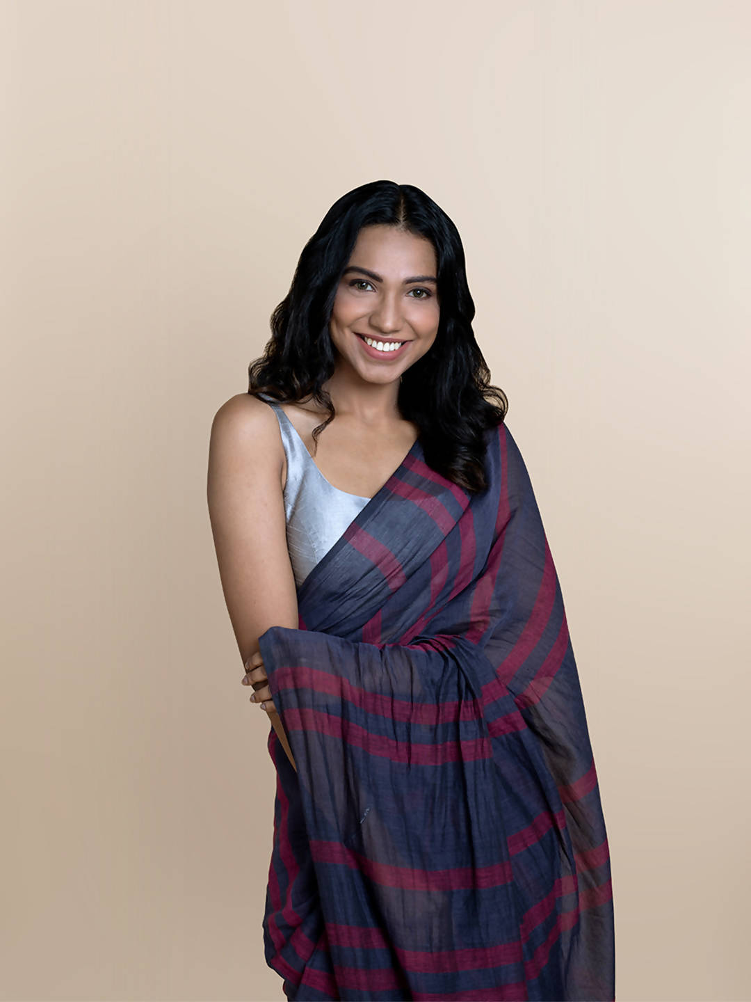 Suta Women Navy Blue Pure Cotton Handloom Saree - Distacart