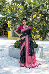 Thumbnail for Vishnu Weaves Women's Black Banarasi Silk Zari Woven Saree with Blouse - Distacart