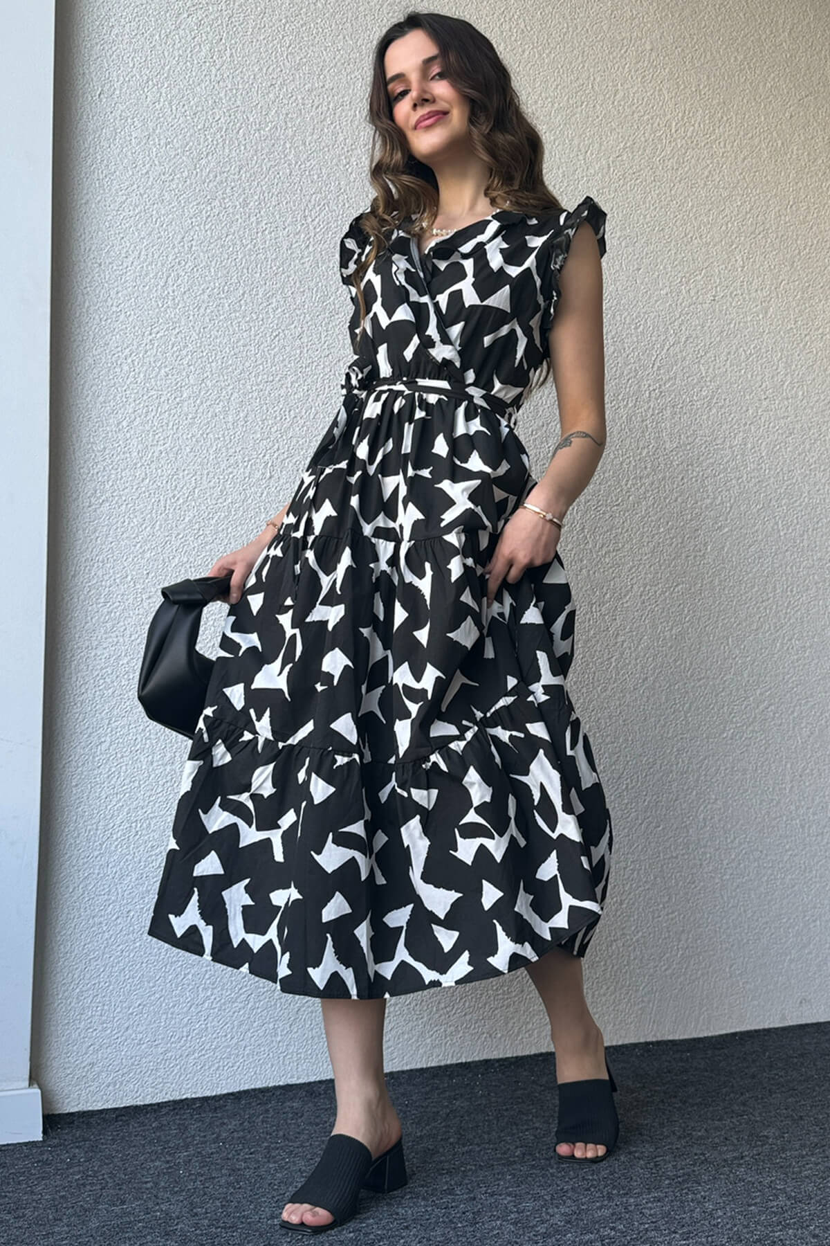 Pimu V-Neck Maxi Dress with Graphic Print-Black