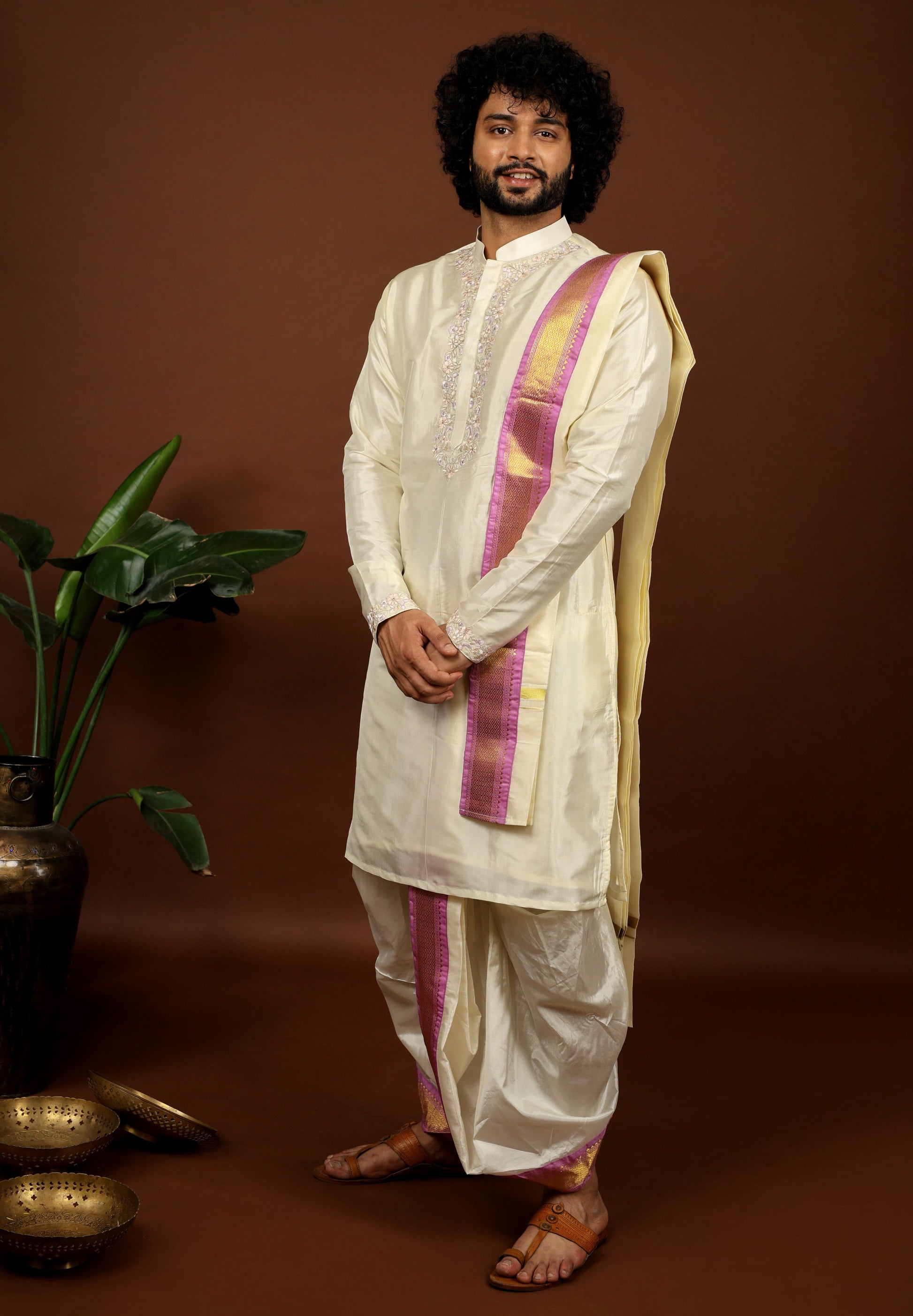 Off White Machine Embroidered Majestic Pattu Kurta Set by Hilo Design - Distacart