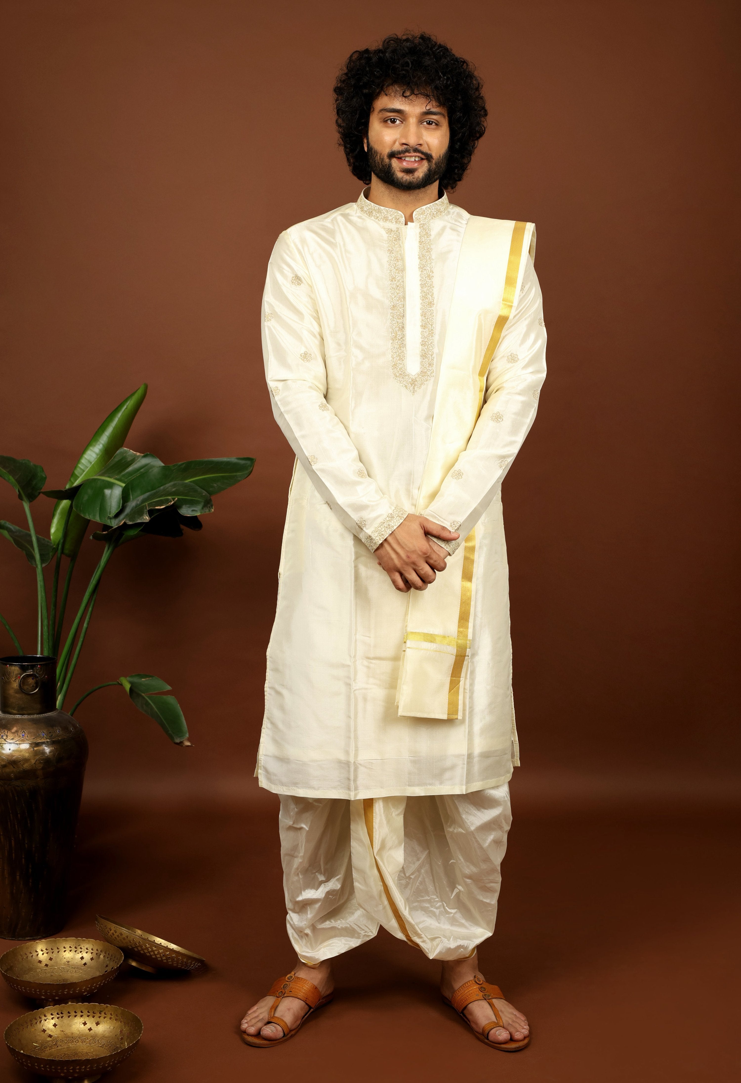 Off White Machine Embroidered Grandeur Pattu Kurta Set by Hilo Design - Distacart