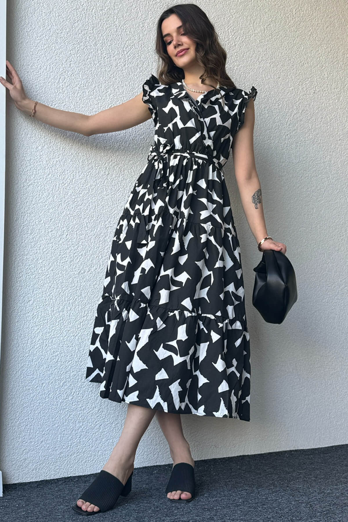 Pimu V-Neck Maxi Dress with Graphic Print-Black