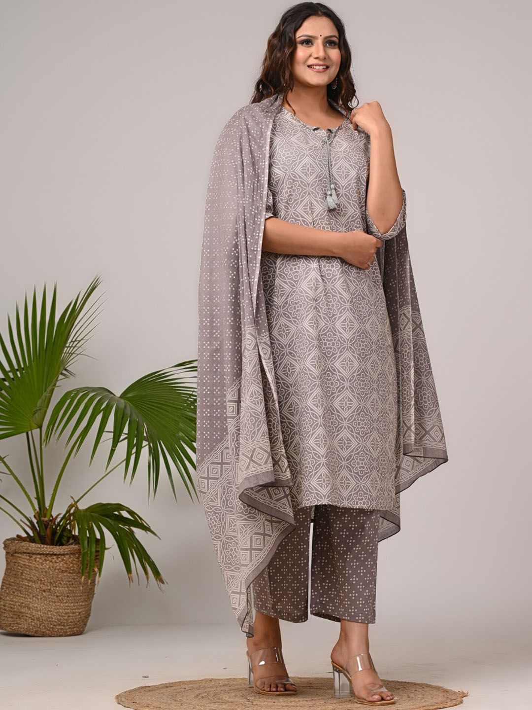 Swasti Women Floral Printed Regular Sequinned Pure Cotton Kurta with Trousers & With Dupatta - Distacart