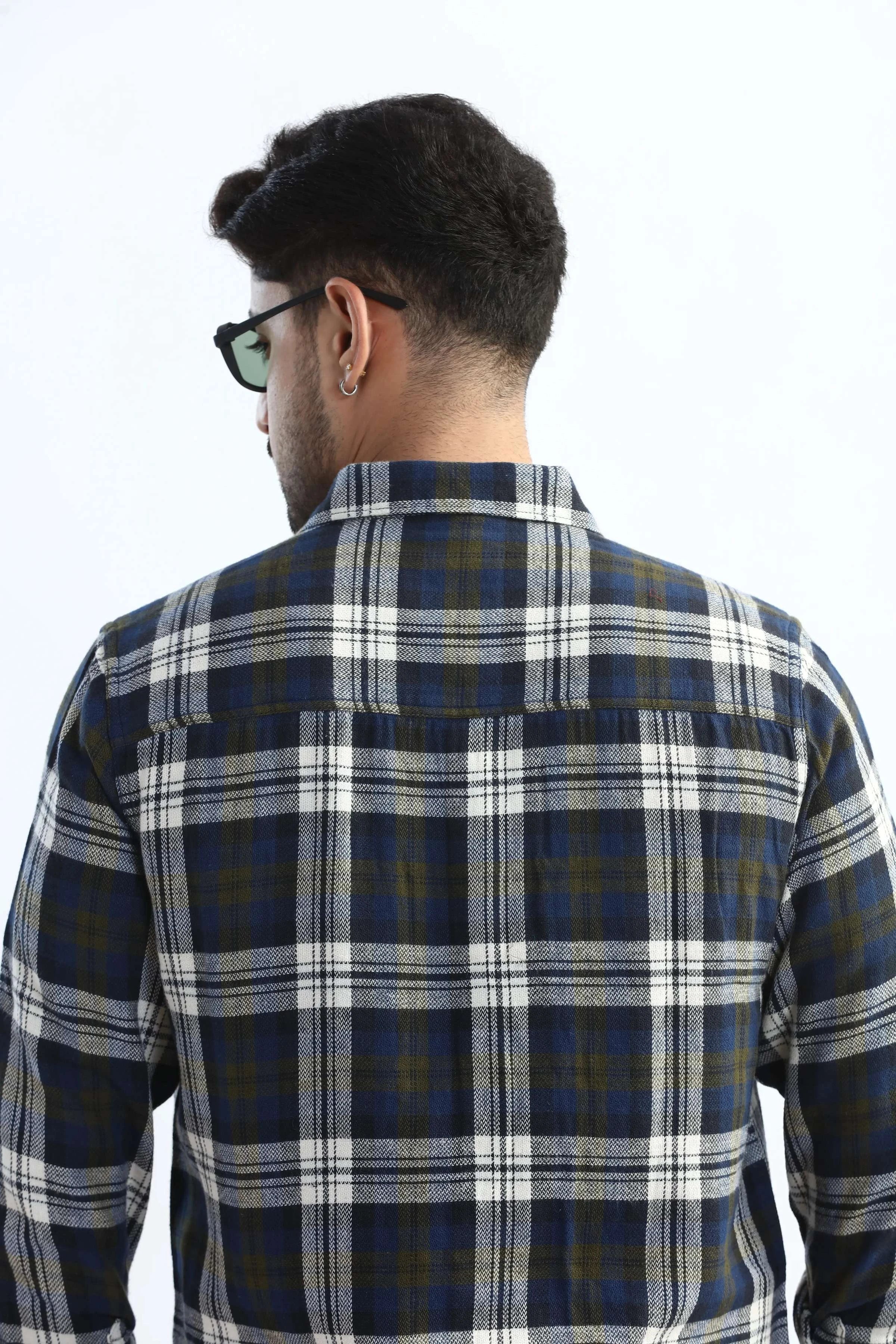 Xkind Men's Navy Blue Textured Checks Regular Fit Shirt