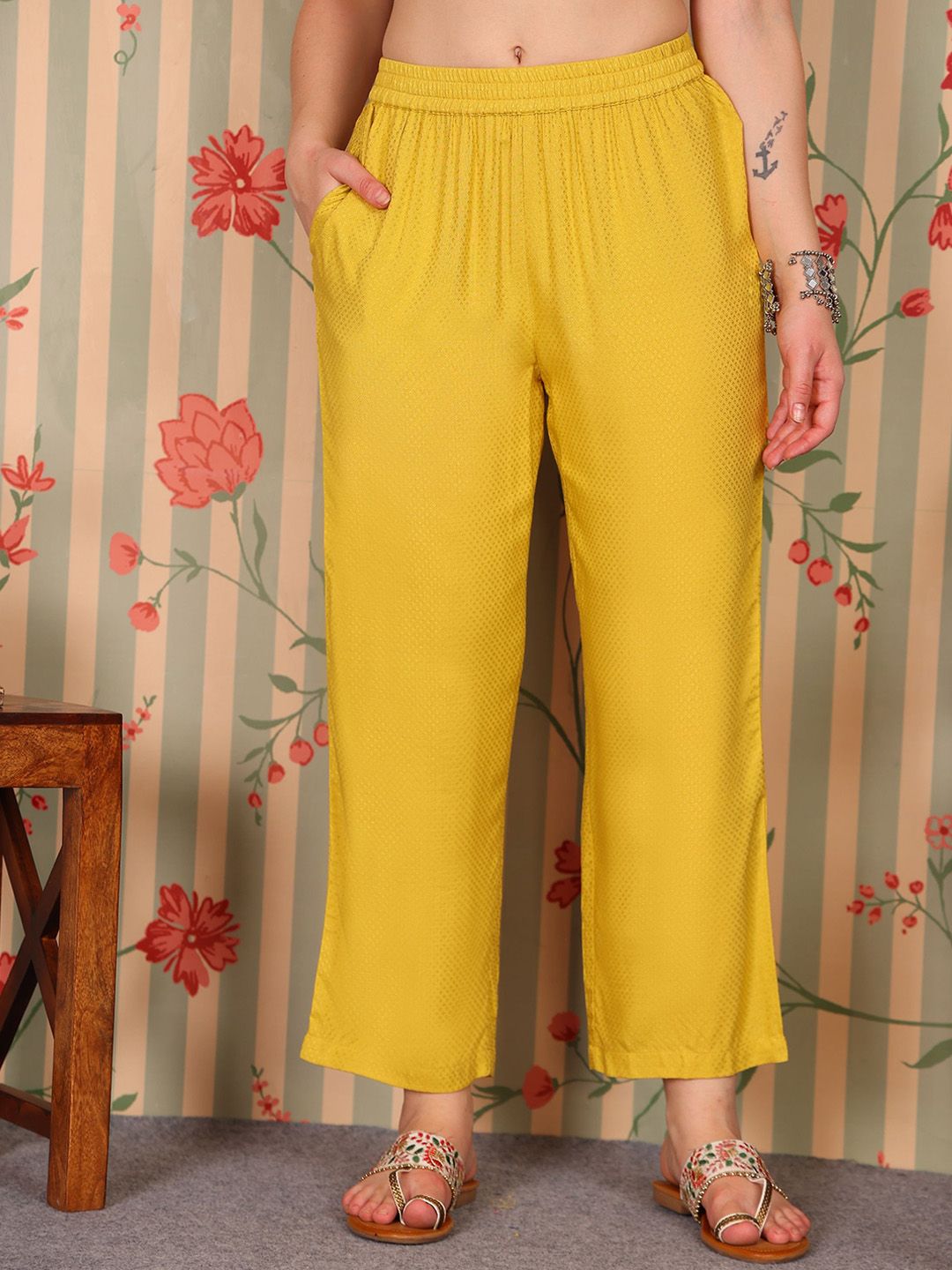 Ode by House of Pataudi Floral Regular Kurta with Trousers - Distacart