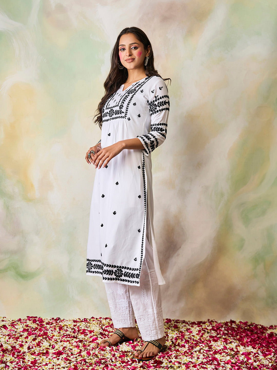 HOUSE OF KARI Notched Neck Floral Embroidered Chikankari Cotton Kurta - Distacart