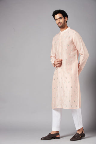 Moori Peach Embroidered Kurta by Hilo Design - Distacart