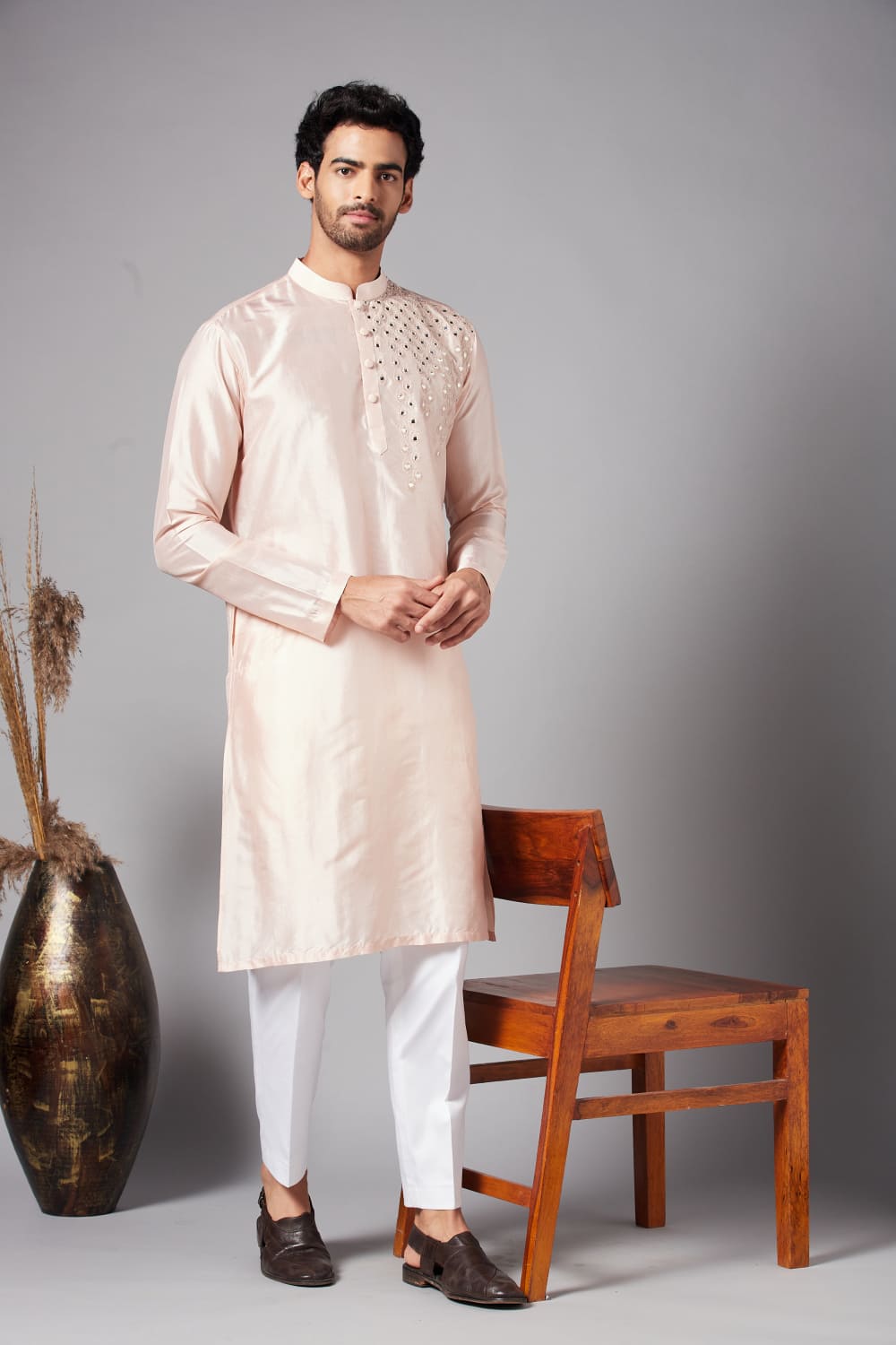 Rooyi Position Mirror Work Kurta by Hilo Design - Distacart