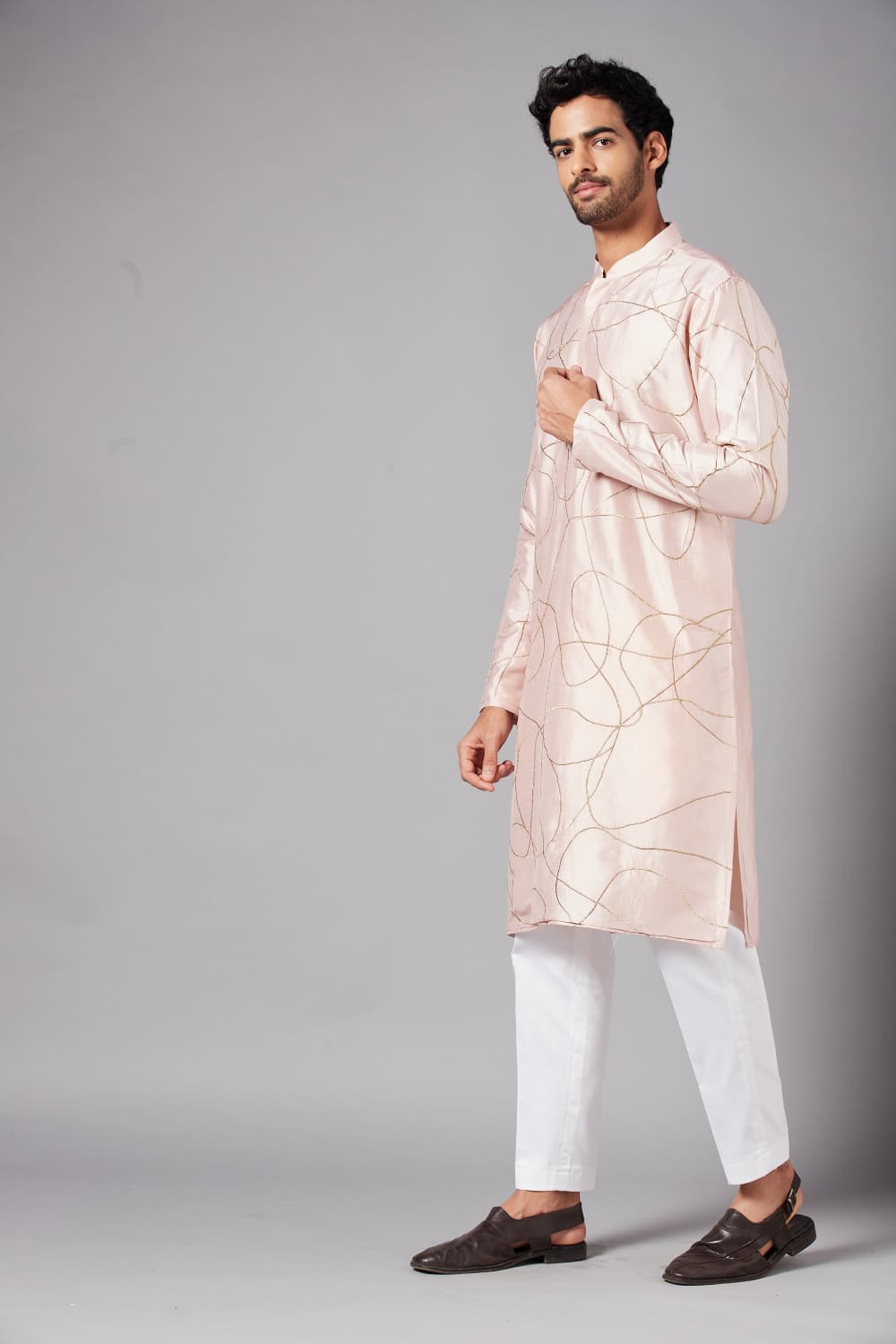 Ilaria Gold Zari Abstract Embroidered Peach Kurta by Hilo Design - Distacart