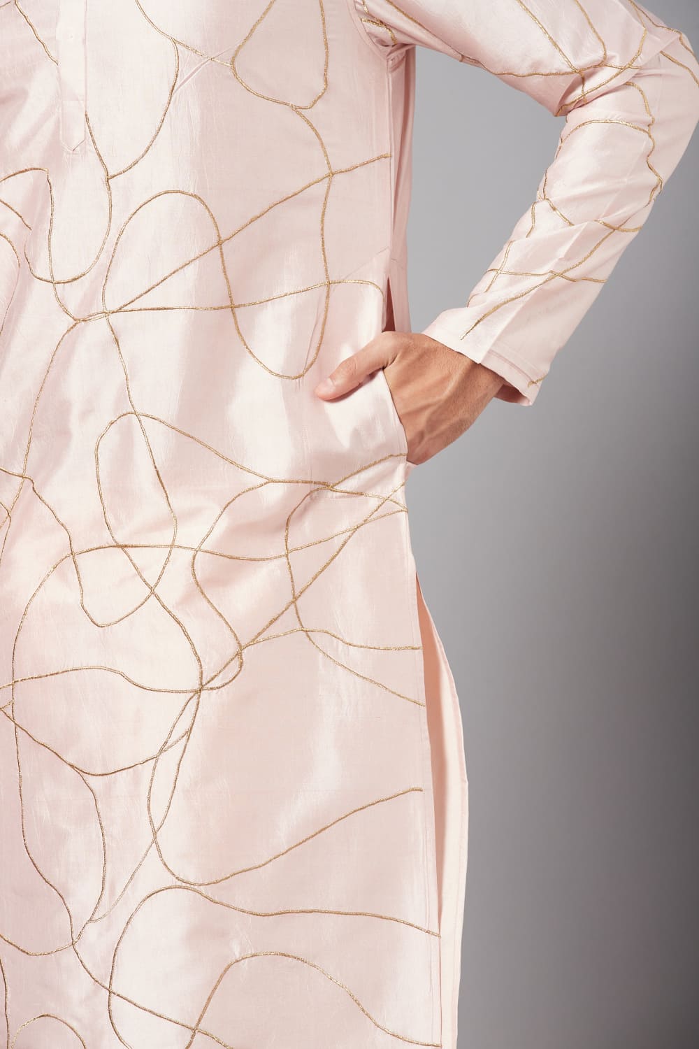 Ilaria Gold Zari Abstract Embroidered Peach Kurta by Hilo Design - Distacart