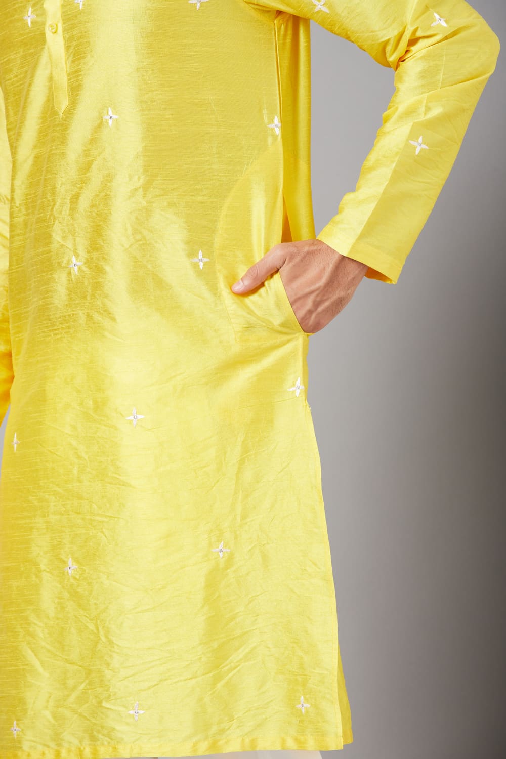 Saanjh Yellow Embroidered Kurta by Hilo Design Saanjh Yellow Embroidered Kurta by Hilo Design