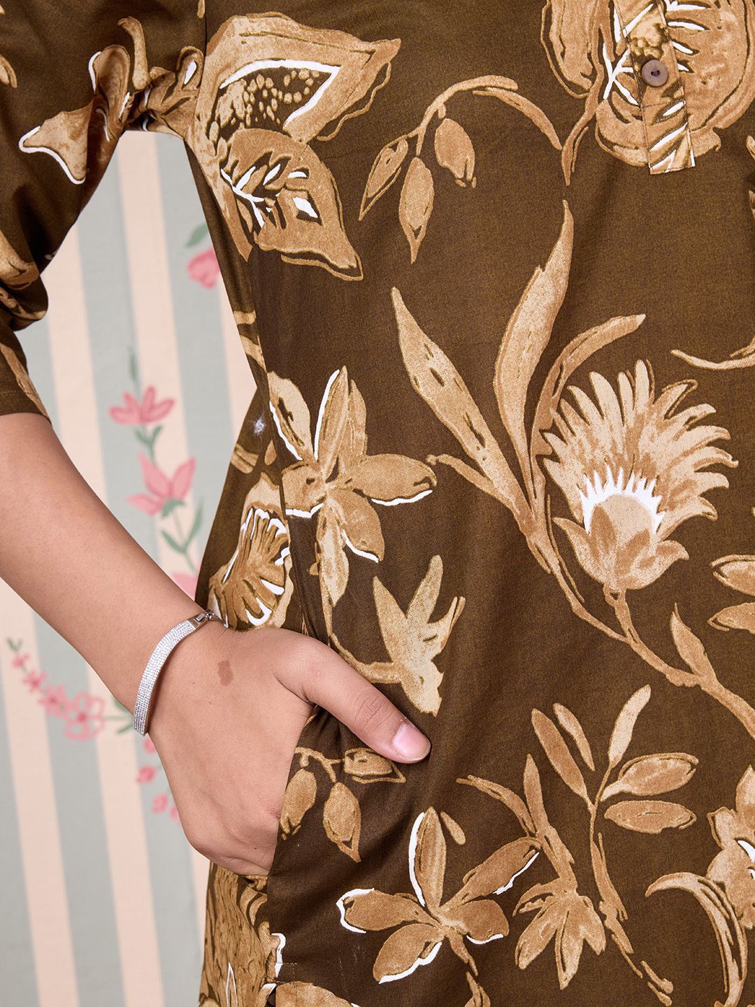 Ode by House of Pataudi Floral Printed Regular Pure Cotton Kurta with Trousers & Dupatta - Distacart