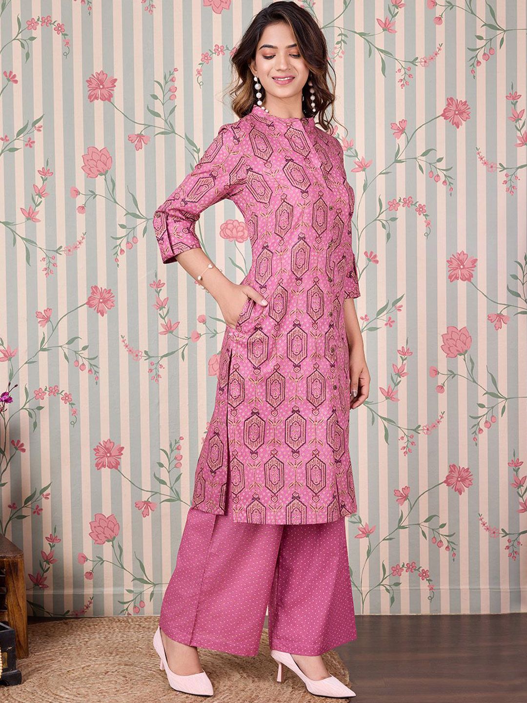 Ode by House of Pataudi Floral Printed Regular Pure Cotton Kurta with Trousers - Distacart