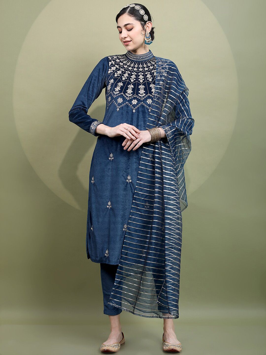 Vishudh Women Teal Embroidered Knited Velvet Kurta with Trousers & Dupatta