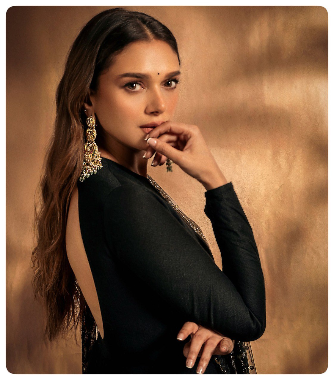 Yash Enterprise Black Rayon Cotton Embroidery Zari Sequins-Work Suit Set