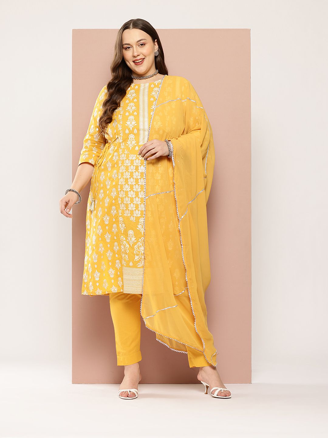 Sztori Plus-Size Gotta Patti Ethnic Motif Print Pure Cotton Kurta with Trousers & Dupatta - Distacart