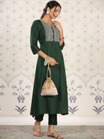 Thumbnail for Ode by House of Pataudi Yoke Design Embroidered Kurta with Trousers - Distacart