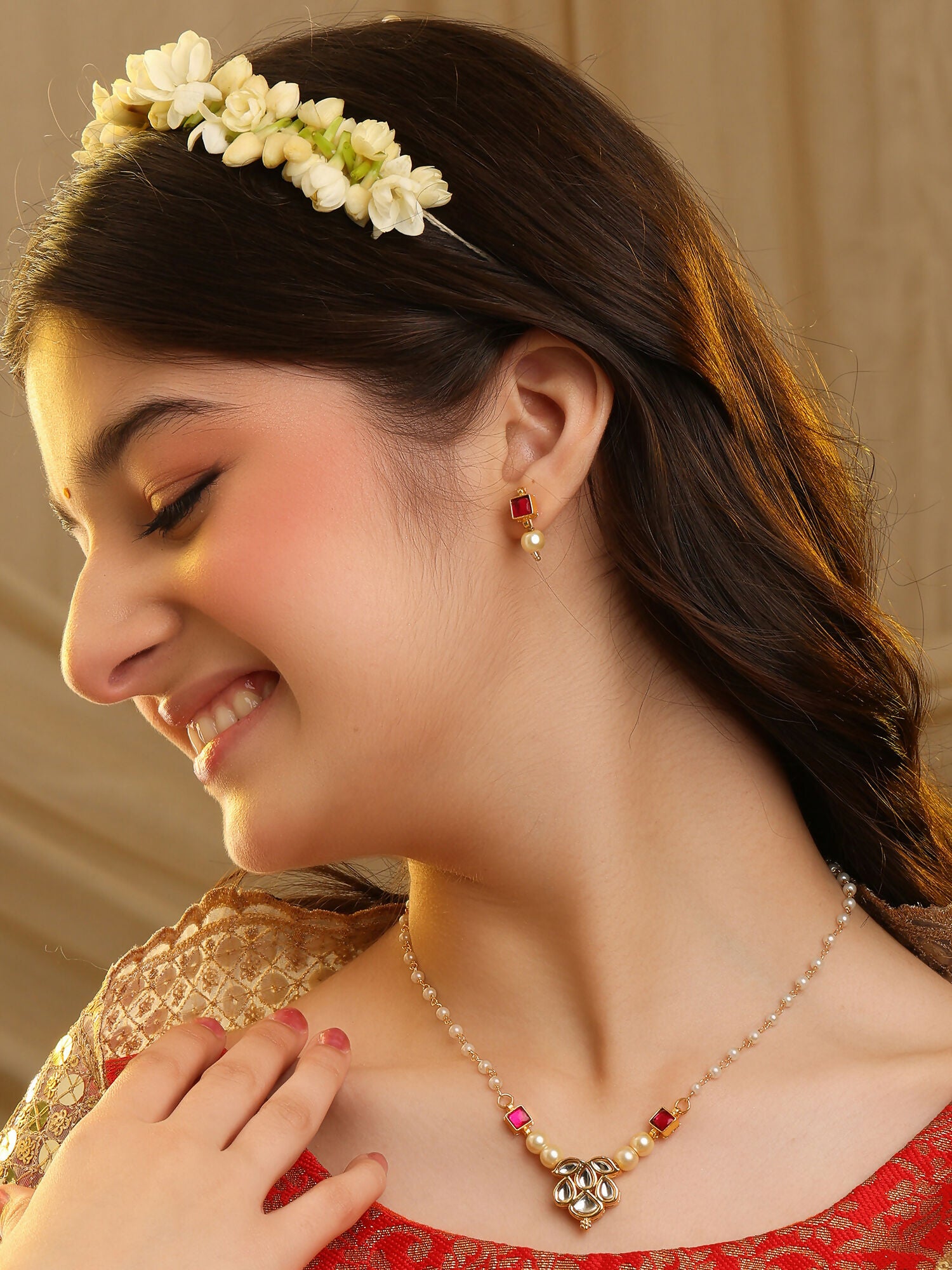 Ruby Raang Rani Pearl Haar Set