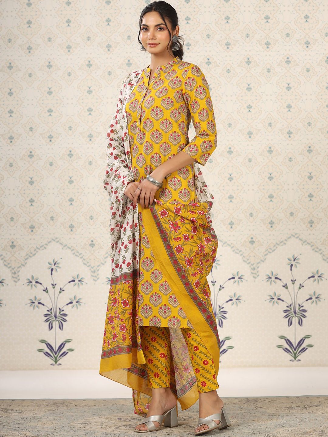 Ode by House of Pataudi Mandarin Collar Floral Printed Regular Pure Cotton Kurta Set - Distacart