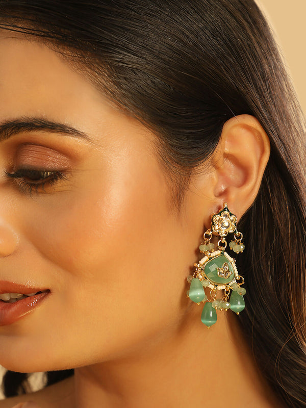 Nuyug 22K Gold Plated Lush Green Maang Tikka & Earrings Set