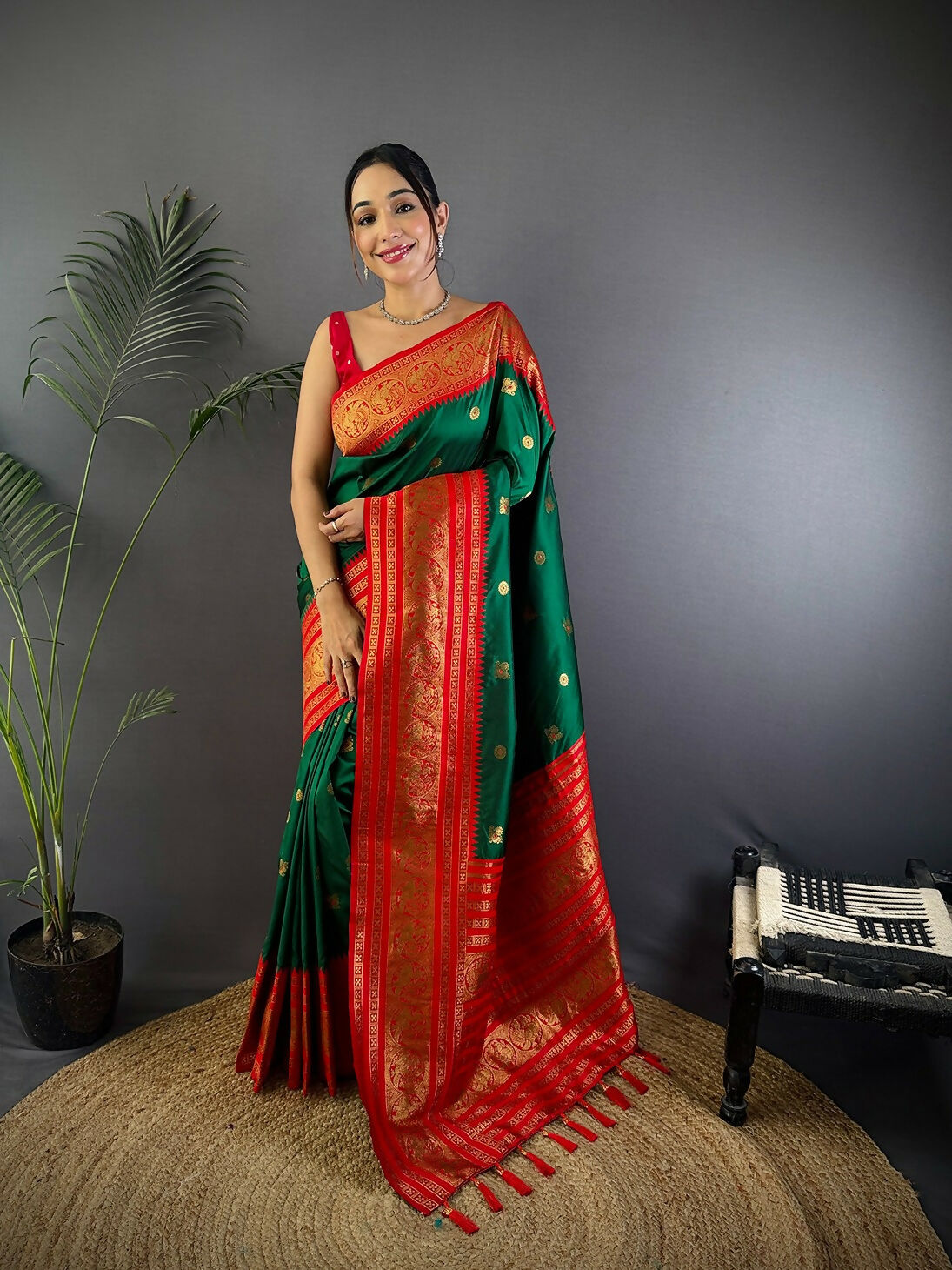 Joban Fashion Banarasi Green Woven Soft Silk Saree