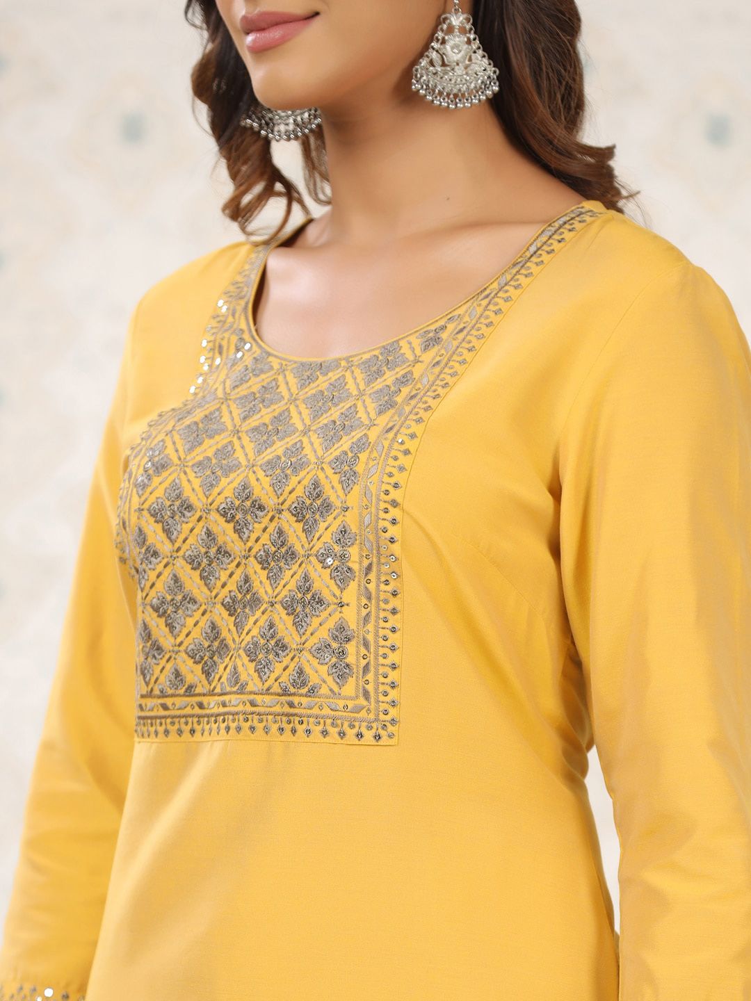 Ode by House of Pataudi Ethnic Motifs Yoke Design Thread Work Straight Kurta with Trousers - Distacart
