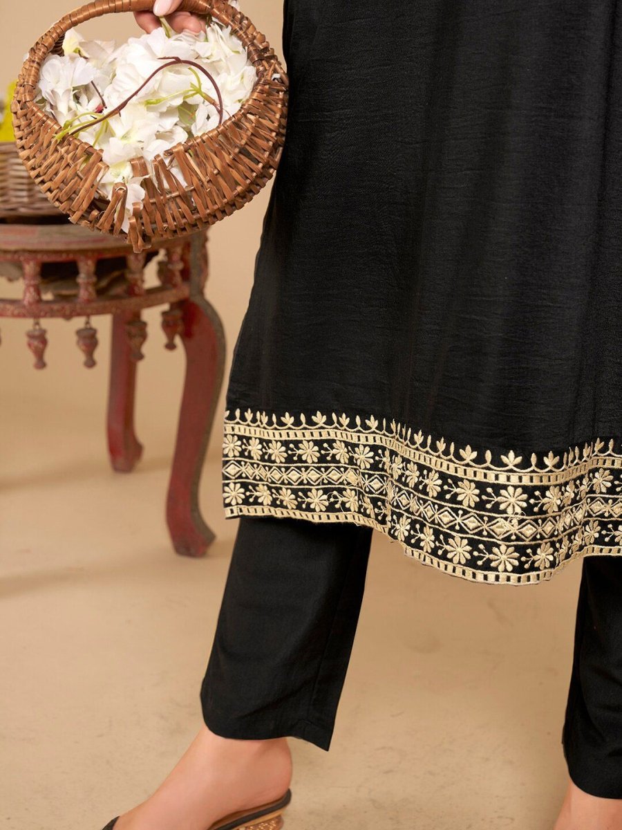 Anouk Black Embroidered Regular Thread Work Straight Kurta with Trousers