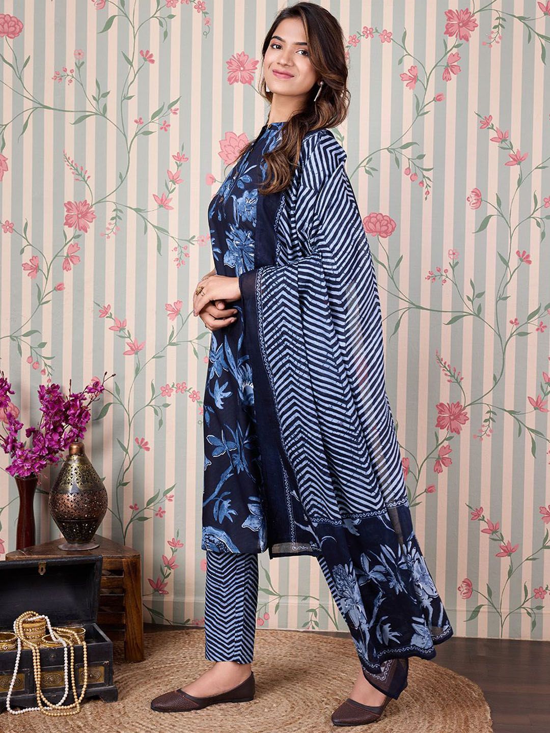 Ode by House of Pataudi Floral Printed Regular Pure Cotton Kurta with Trousers & Dupatta - Distacart