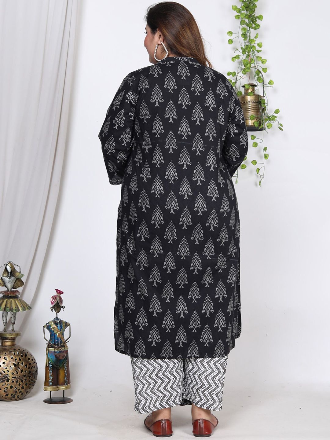 Swasti Plus Size Ethnic Motifs Printed Cotton Angrakha Kurta With Trousers & Dupatta