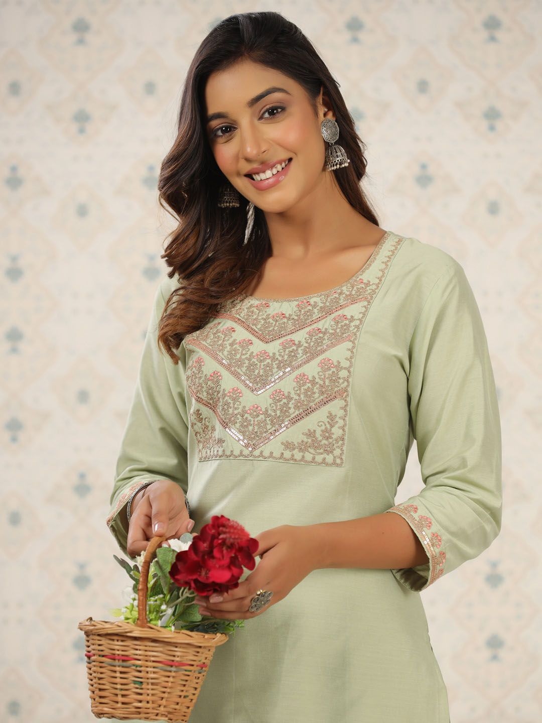 Ode by House of Pataudi Floral Embroidered Thread Work Straight Kurta with Trousers - Distacart