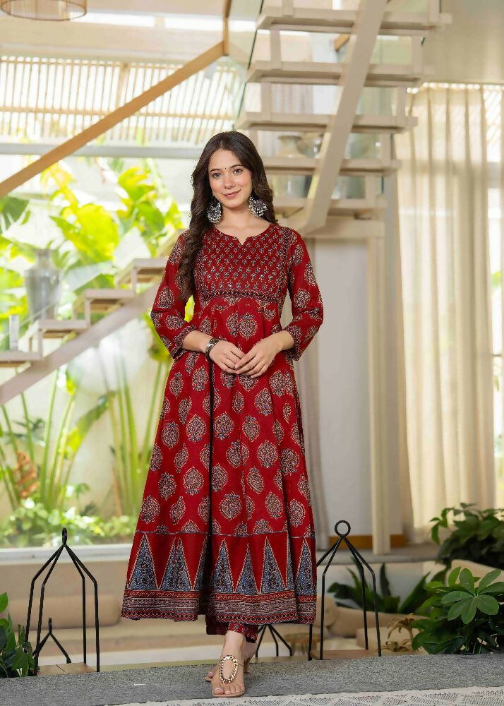 Jaimini Women Cotton Printed Round Neck 3/4 Sleeves Calf Length Flared Kurta Pant And Dupatta Set - Dista