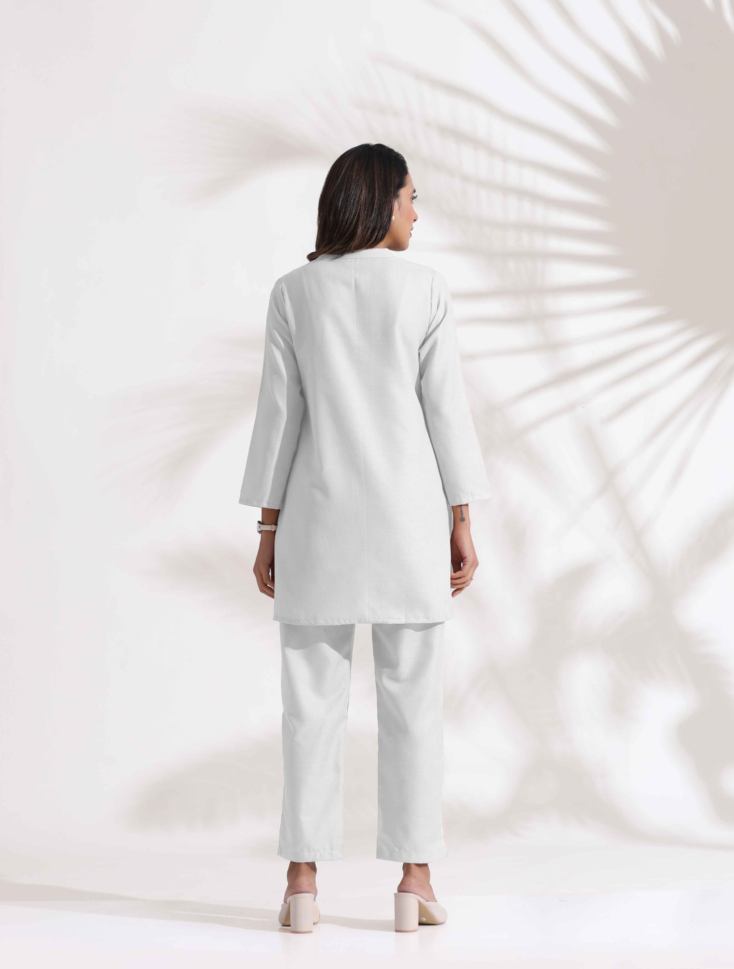 trueBrowns White Cotton Blend Kurta Co-ord Set