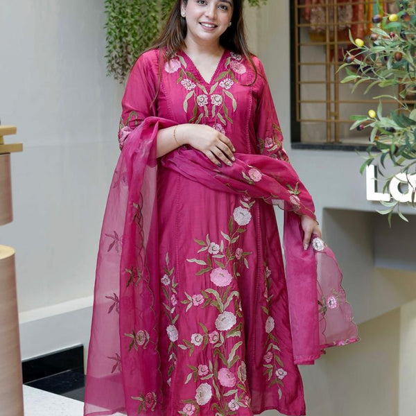 Vegaa Fashion Pink Chanderi Silk Embroidered Salwar Suit