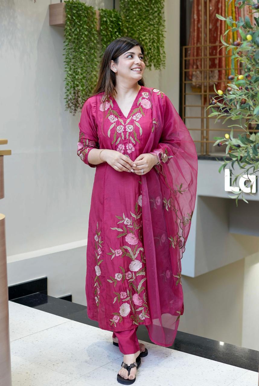 Vegaa Fashion Pink Chanderi Silk Embroidered Salwar Suit