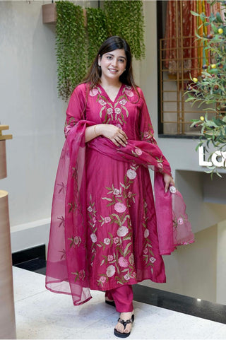 Vegaa Fashion Pink Chanderi Silk Embroidered Salwar Suit