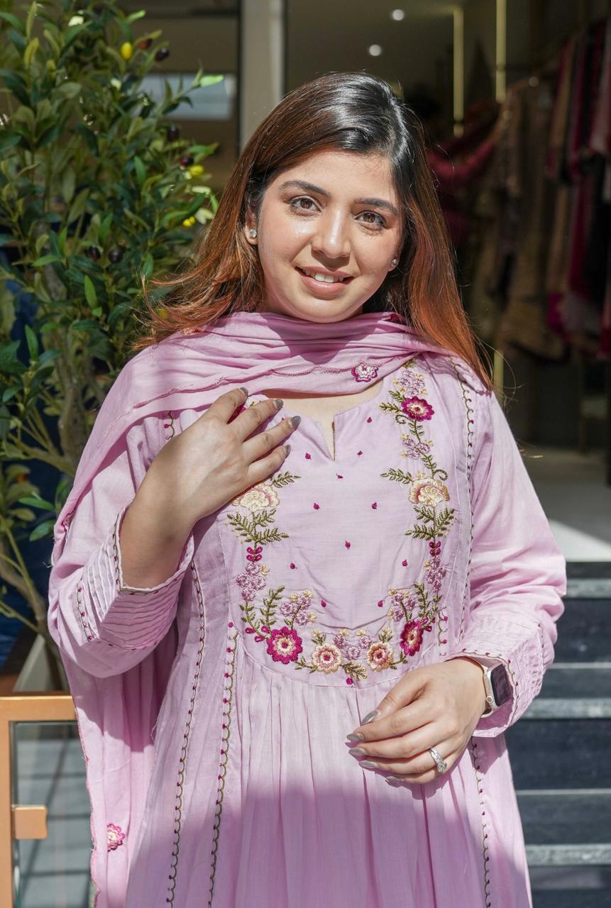 Vegaa Fashion Light Pink Chanderi Silk Embroidered Salwar Suit