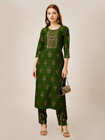 Thumbnail for Malishka Women's Embroidered Rayon Kurta Pant Set-Green - Distacart