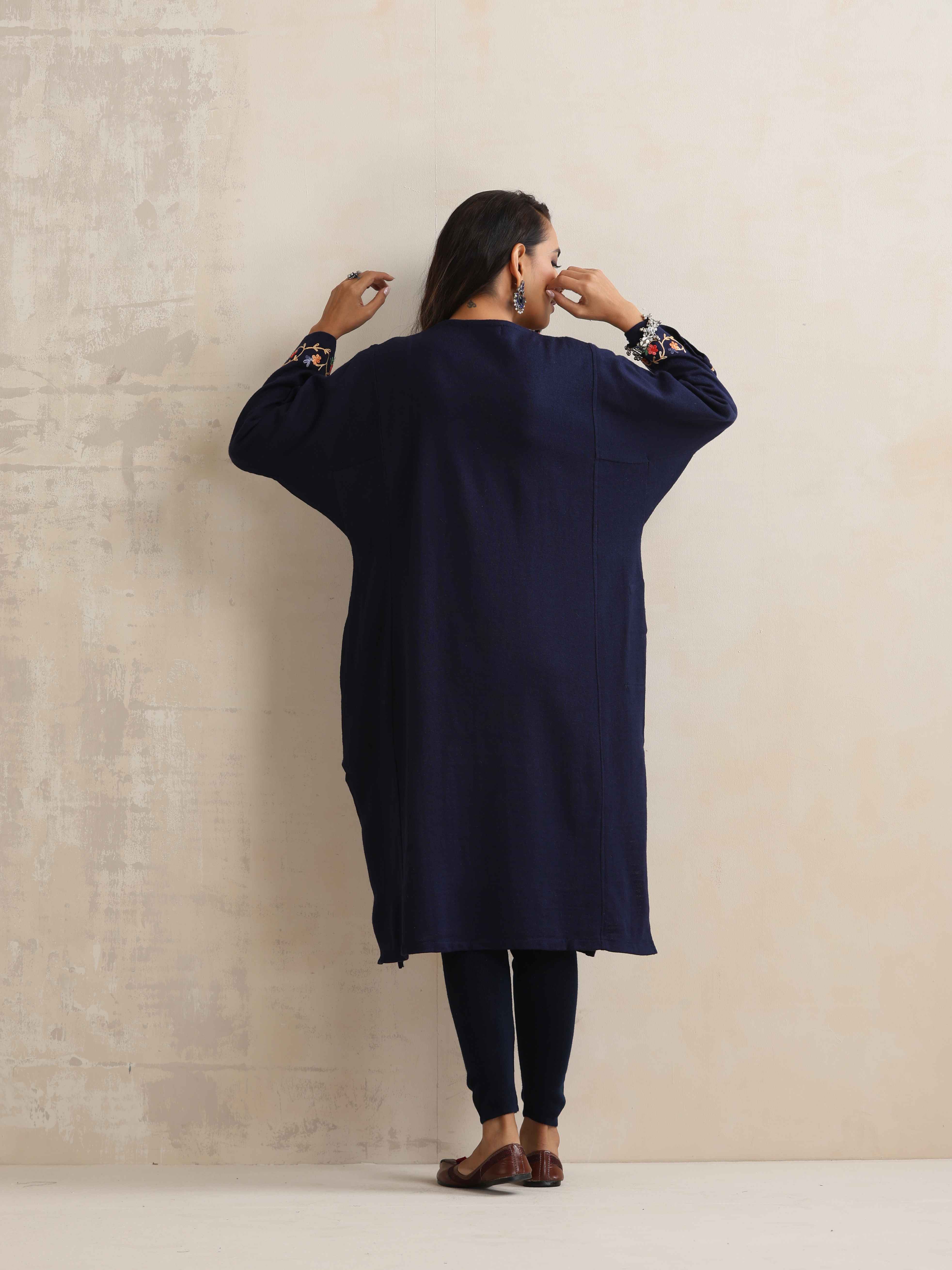 trueBrowns Blue Kashmiri Floral Embroidered Woollen Phiran Kurta - Distacart
