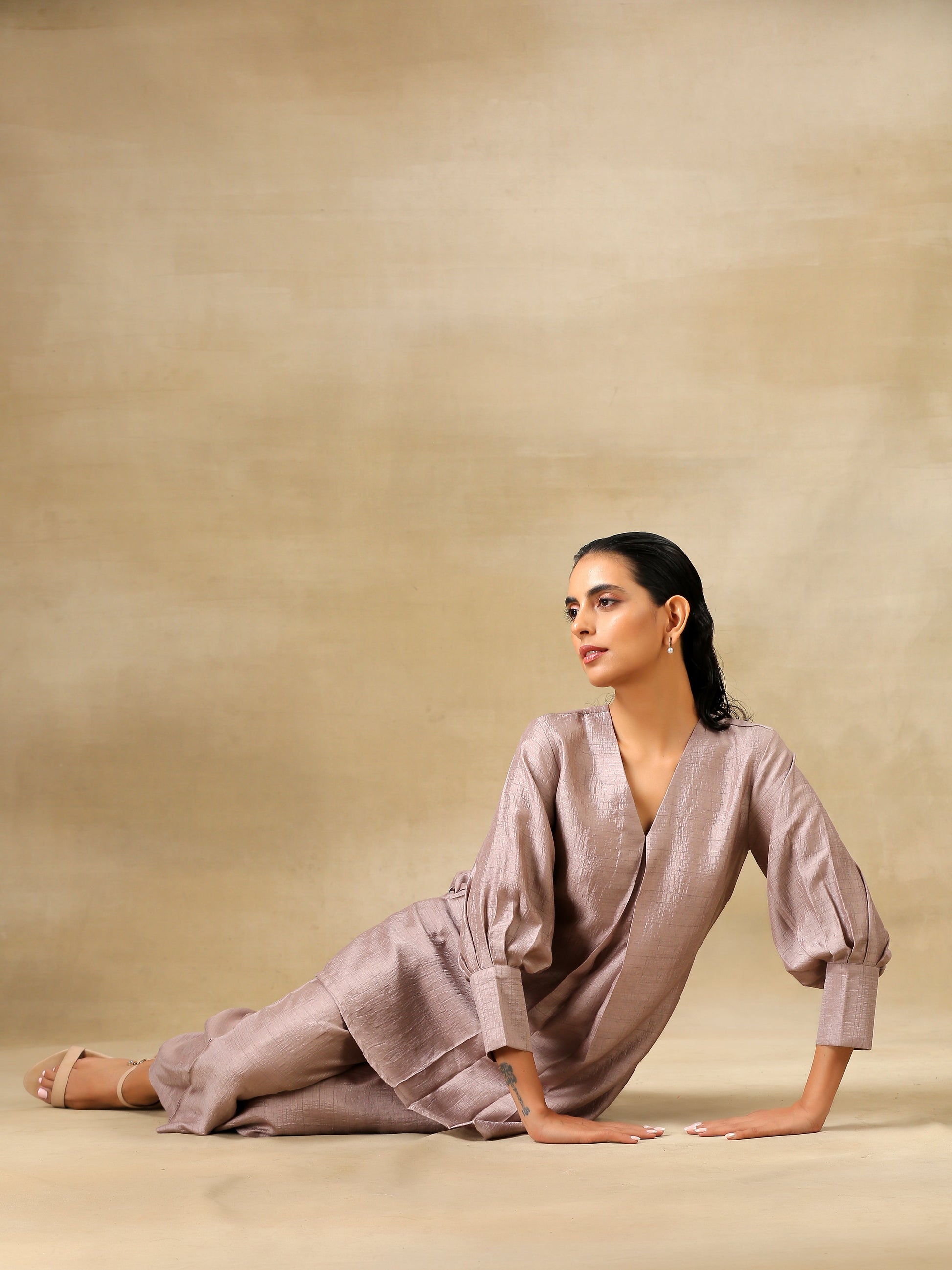 trueBrowns Grey Textured Silk Neck Pleat Co-Ord Set - Distacart