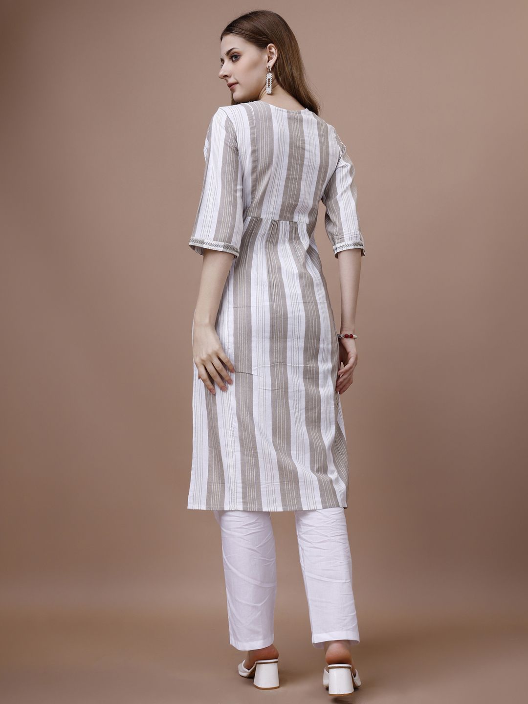 Ode by House of Pataudi White Striped Printed Round Neck Cotton Straight Kurta - Distacart