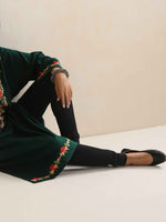 Thumbnail for trueBrowns Green Kashmiri Floral Embroidered Woollen Phiran Kurta - Distacart