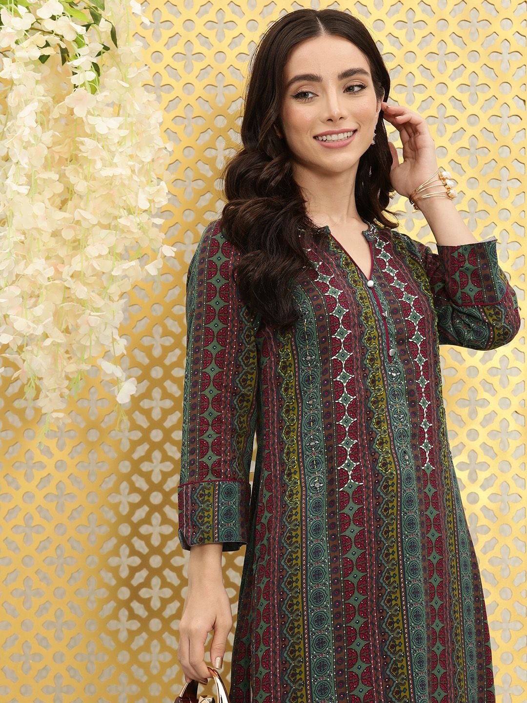 Ode by House of Pataudi Embroidered Thread Work & Mirror Work Indie Prints Kurta - Distacart