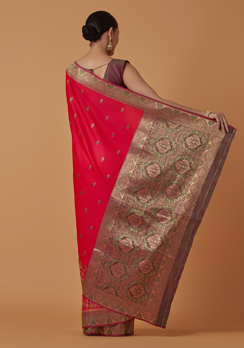 Monjolika Fashion Pink Banarasi Silk Blend SareeWith Traditional & Modern Dulha Dulhan Figure Zari Woven Detailing - Distacart