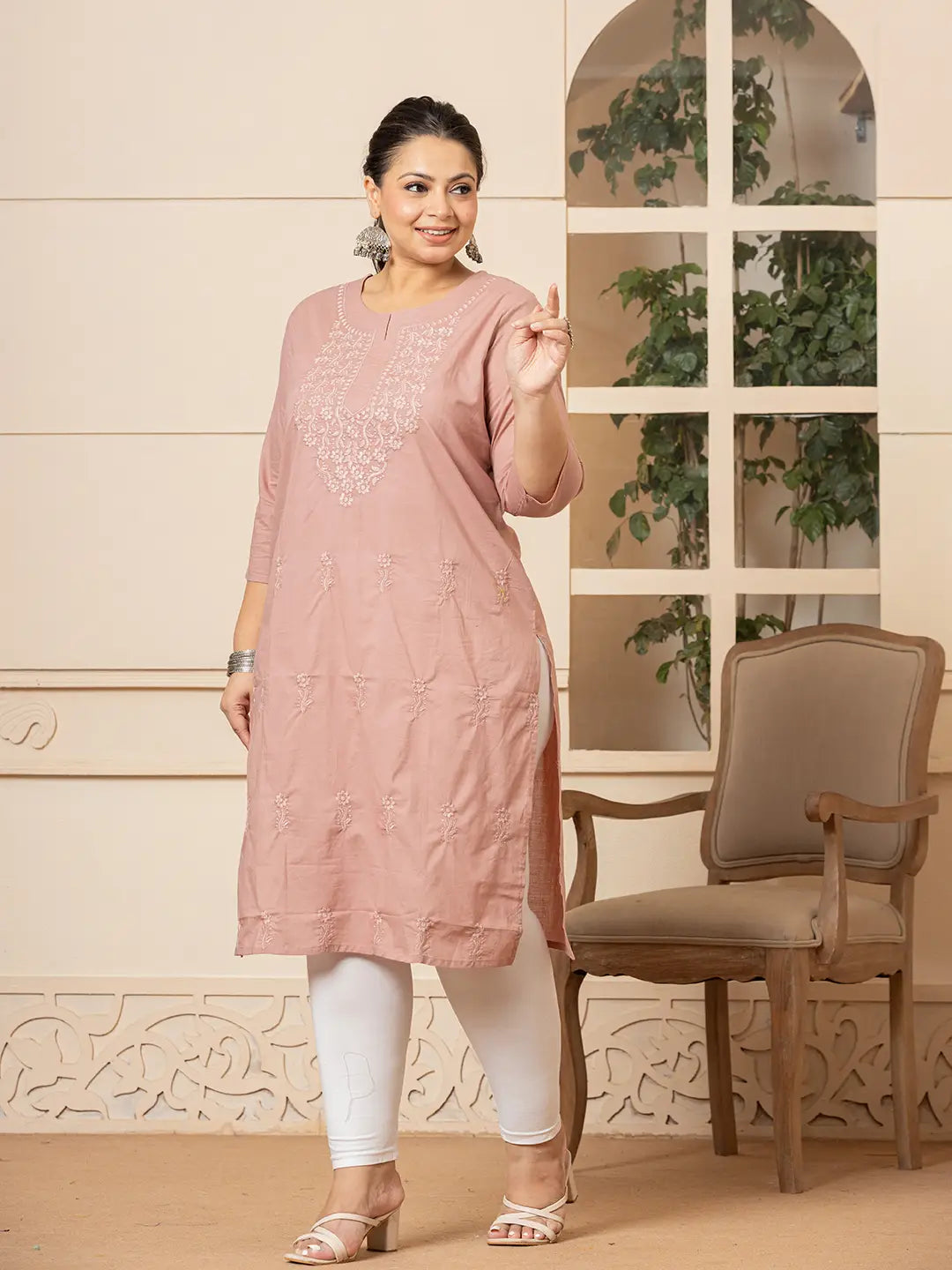 Yufta Women Mauve Floral Straight Plus Size Kurta