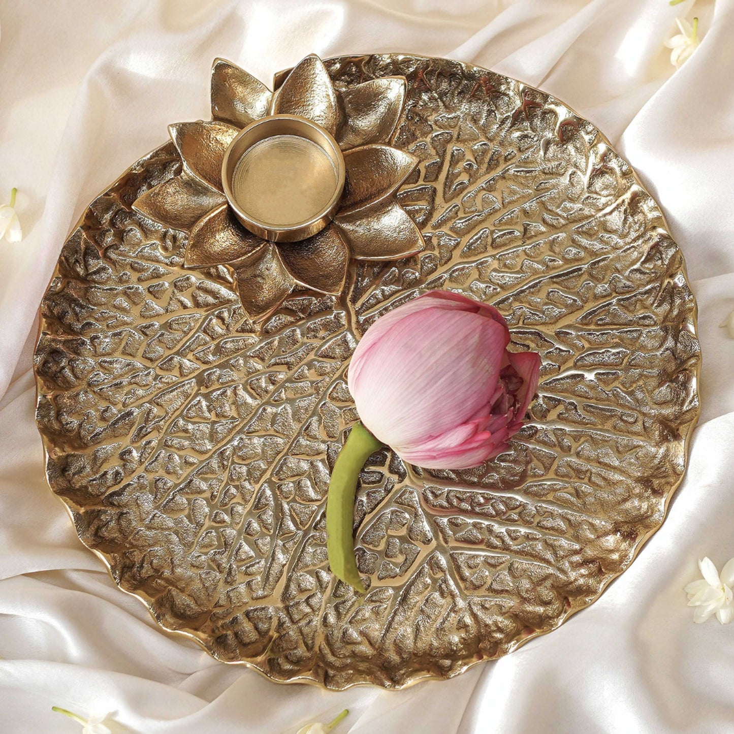 lotus leaf thaali gold